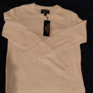 Banana Republic Long Sleeve made with Fine Italian Yarn NWT